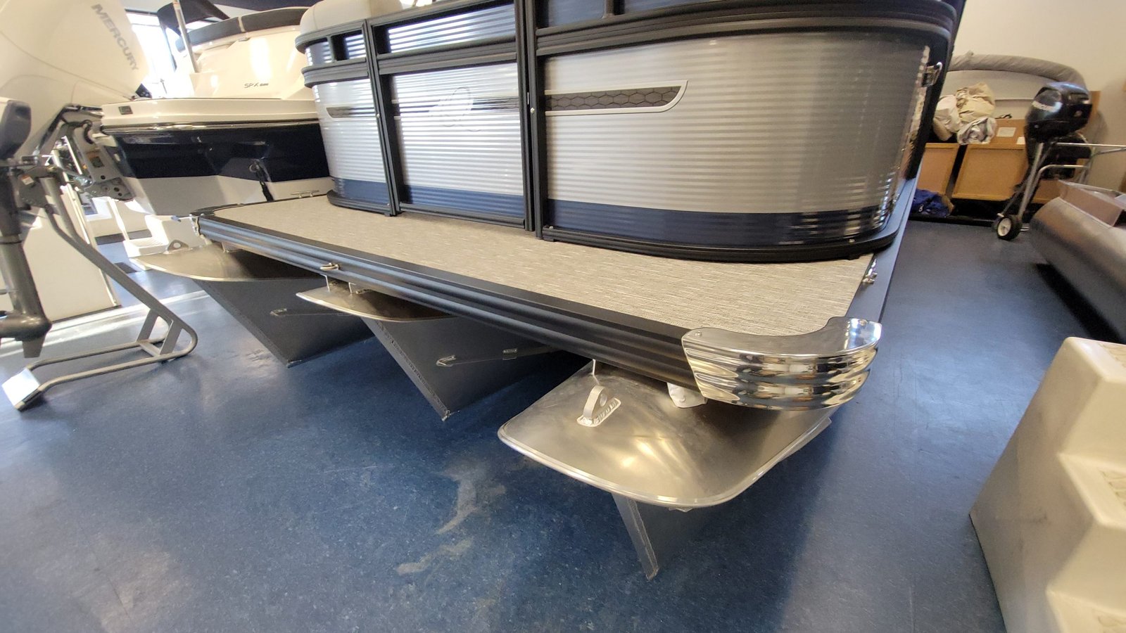 2025 QWEST 8522 LANAI TRITOON Pontoon Boat | 150HP Mercury Included - Image 2