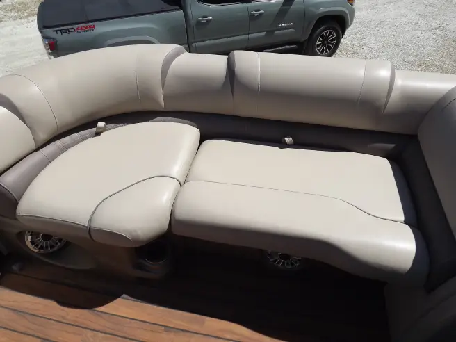 2018 Avalon 2585 EL SaltWater Series Pontoon Boat 300HP Mercury - Image 3