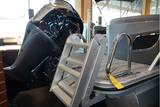 2025 Bennington 25 LTFB New Pontoon Boat 50HP Engine - Image 20