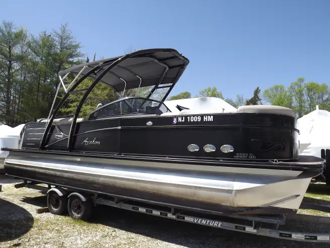 2018 Avalon 2585 EL SaltWater Series Pontoon Boat 300HP Mercury - Image 4