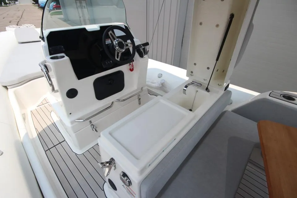 2024 Zodiac Medline 7.5 Rigid Inflatable Boat 300HP Yamaha - Image 15