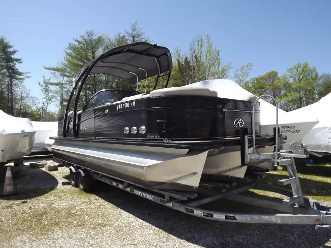 2018 Avalon 2585 EL SaltWater Series HP Mercury
