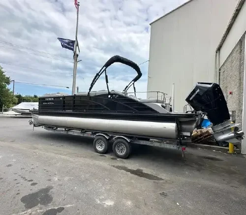 2023 Bennington 25 RCW 450HP Max Luxury Pontoon Boat