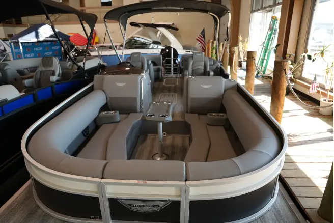 2025 Bennington 25 LTFB New Pontoon 50HP Engine