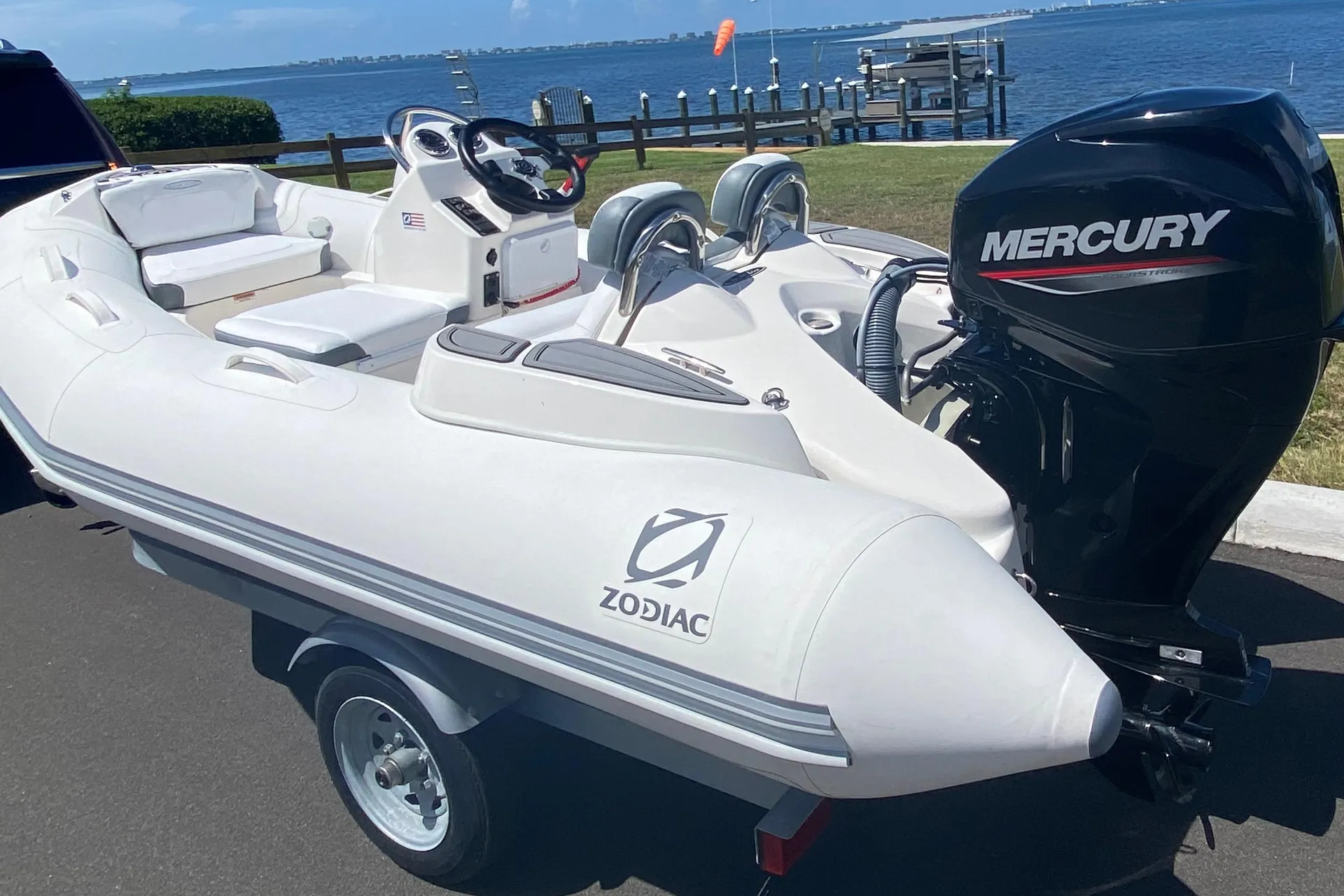 2025 Zodiac Yachtline Deluxe 360 RIB Yamaha 40HP