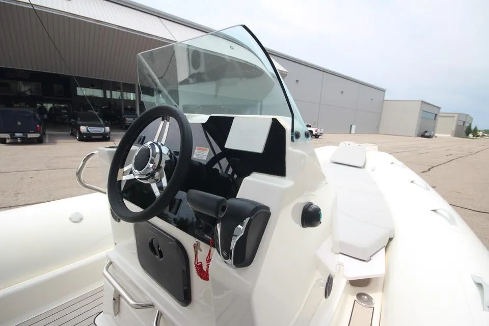 2024 Zodiac Medline 7.5 Rigid Inflatable Boat 300HP Yamaha - Image 12