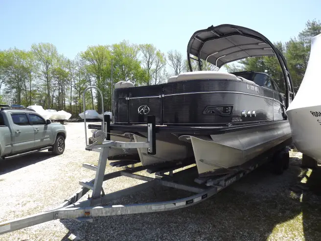 2018 Avalon 2585 EL SaltWater Series Pontoon Boat 300HP Mercury - Image 6