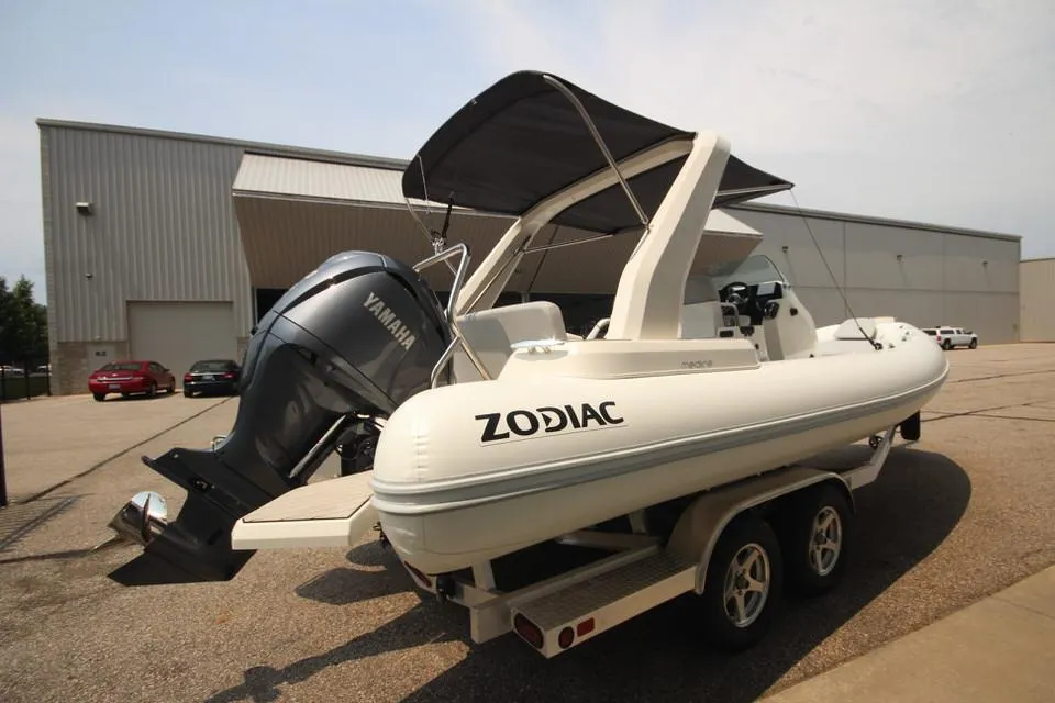 2024 Zodiac Medline 7.5 Rigid Inflatable Boat 300HP Yamaha - Image 6