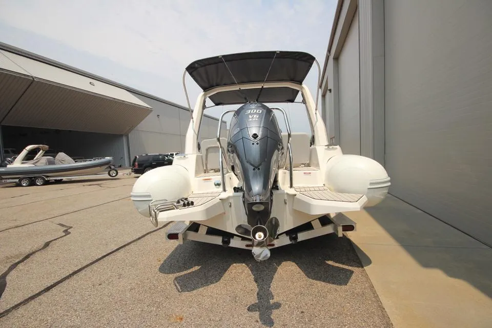 2024 Zodiac Medline 7.5 Rigid Inflatable Boat 300HP Yamaha - Image 7