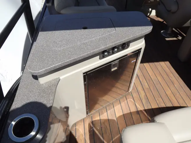 2018 Avalon 2585 EL SaltWater Series Pontoon Boat 300HP Mercury - Image 16