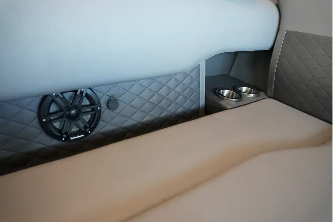 2025 Bennington 25 LTFB New Pontoon Boat 50HP Engine - Image 8