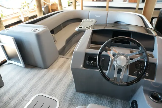2025 Bennington 25 LTFB New Pontoon Boat 50HP Engine - Image 16