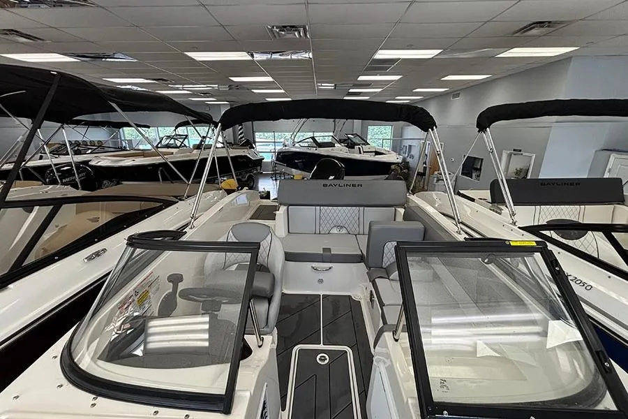 2024 Bayliner DX 2000 Bowrider 20 Foot Mercury 150HP - Image 11