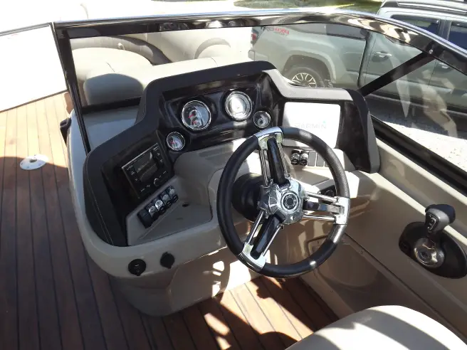 2018 Avalon 2585 EL SaltWater Series Pontoon Boat 300HP Mercury - Image 18