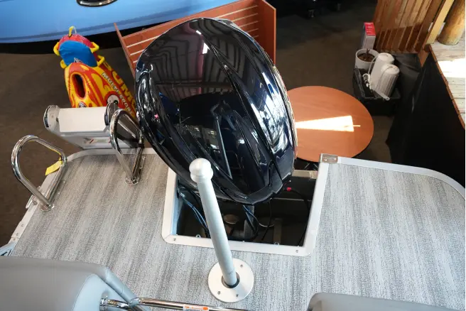 2025 Bennington 25 LTFB New Pontoon Boat 50HP Engine - Image 19