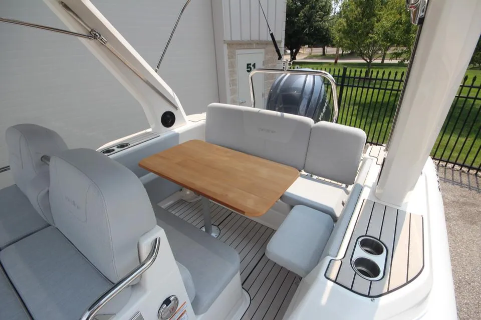 2024 Zodiac Medline 7.5 Rigid Inflatable Boat 300HP Yamaha - Image 11