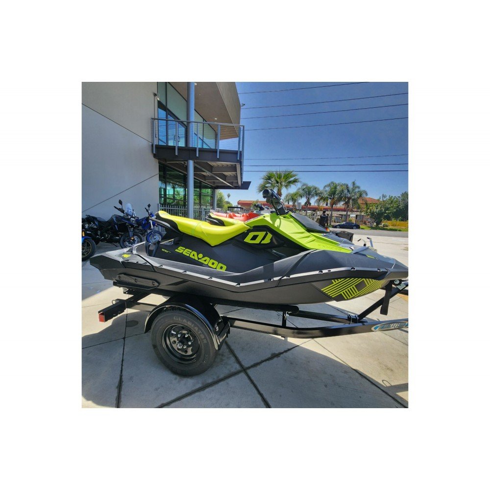 2023 Sea-Doo Spark 90 3-Up iBR Intelligent Braking Personal Watercraft - Image 4