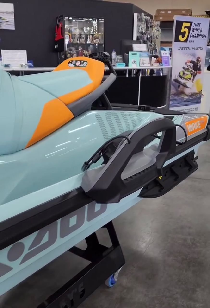 2023 Sea-Doo Wake Pro 230 Premium Watersports Personal Watercraft - Image 6